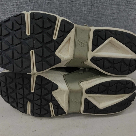 Nike Air Huarache GrippNeutral sneakers athletic shoes 8 9.5 main image 11